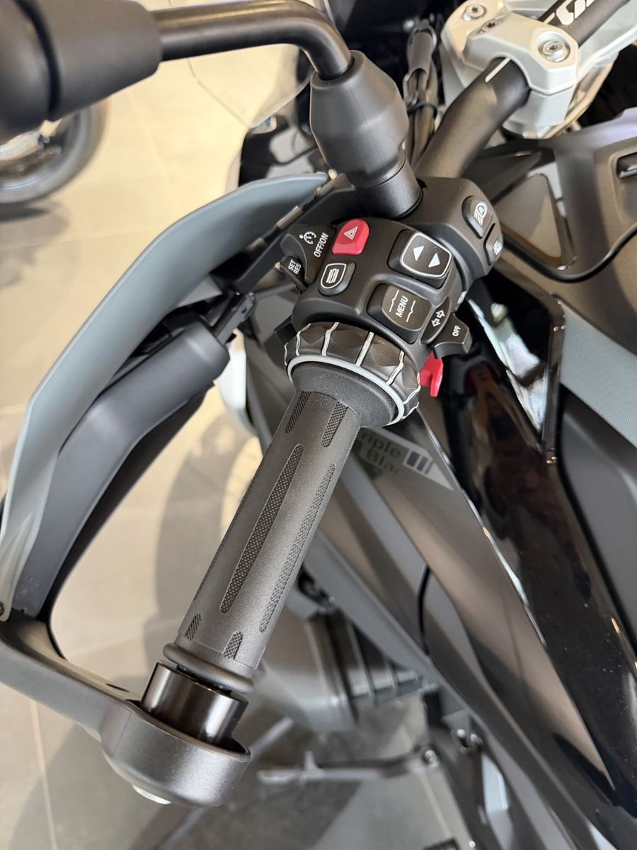 Fahrzeugabbildung BMW R 1300 GS ASA Triple Black, Voll inkl. Zusatz