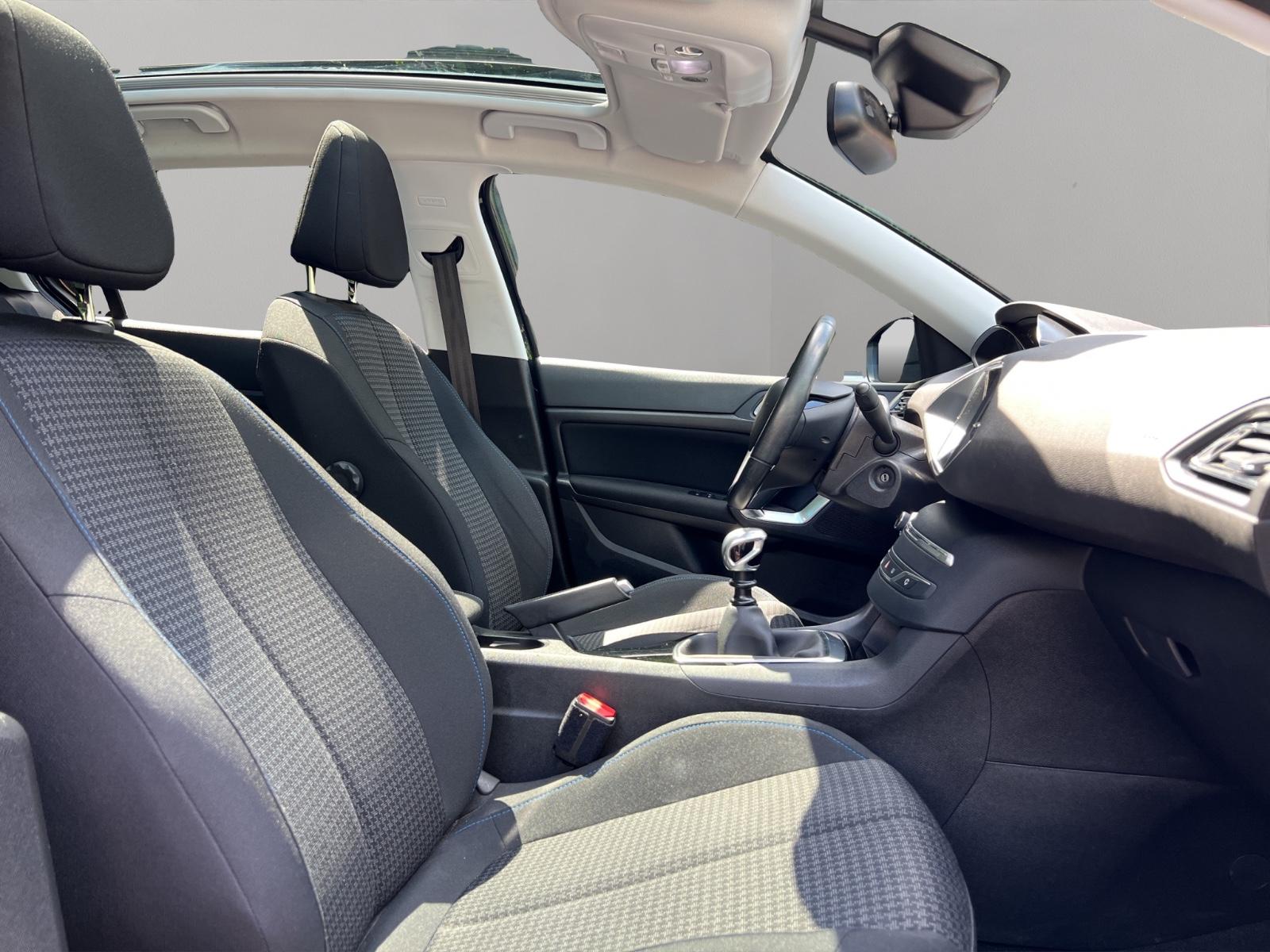 Peugeot 308 Style | Pano | Klimaauto. | PDC | 1. Hand