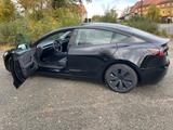 Tesla Model 3 Allradantrieb mit Dualmotor Long Ran... - Tesla Gebrauchtwagen von 2024