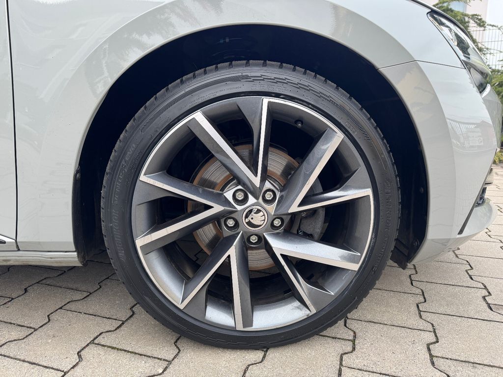 SKODA Superb Combi 2.0 TDI Sportline DSG SKODA Superb Combi 2.0 TDI Sportline DSG