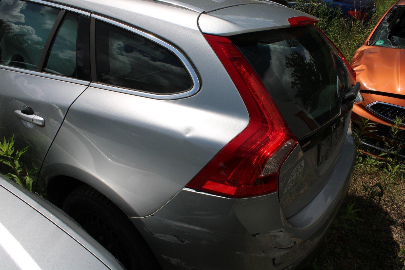 Volvo V60 2012 — photo 8