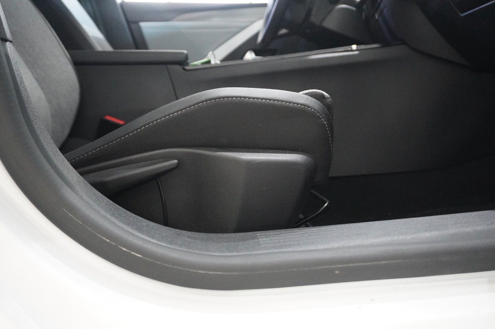 Fahrzeugabbildung Opel Astra L Lim. 1.2T ELEGANCE NAVI/LED/KAMERA/SPORT