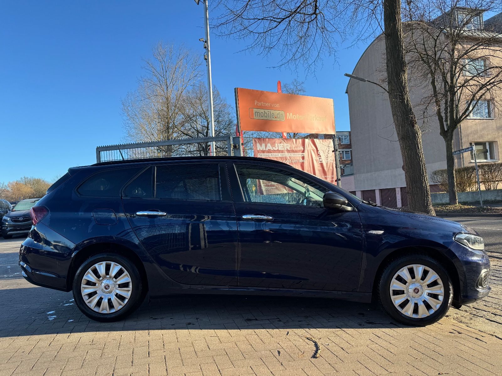 Fahrzeugabbildung Fiat Tipo 1.4 Easy*TEMPO*LED*KLIMA*SHZ*PDC*BT*DAB