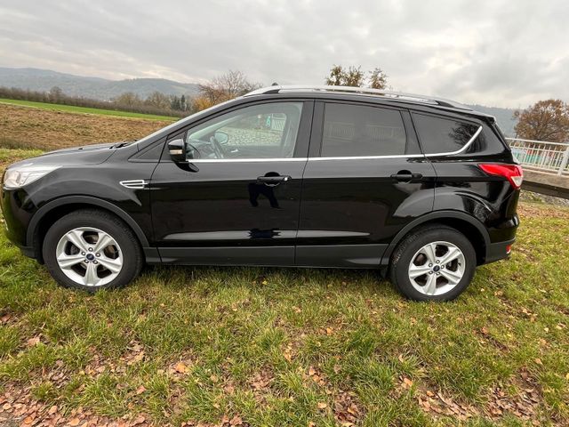 Ford Kuga 1,5 EcoBoost 2x4 110kW Titanium Titanium