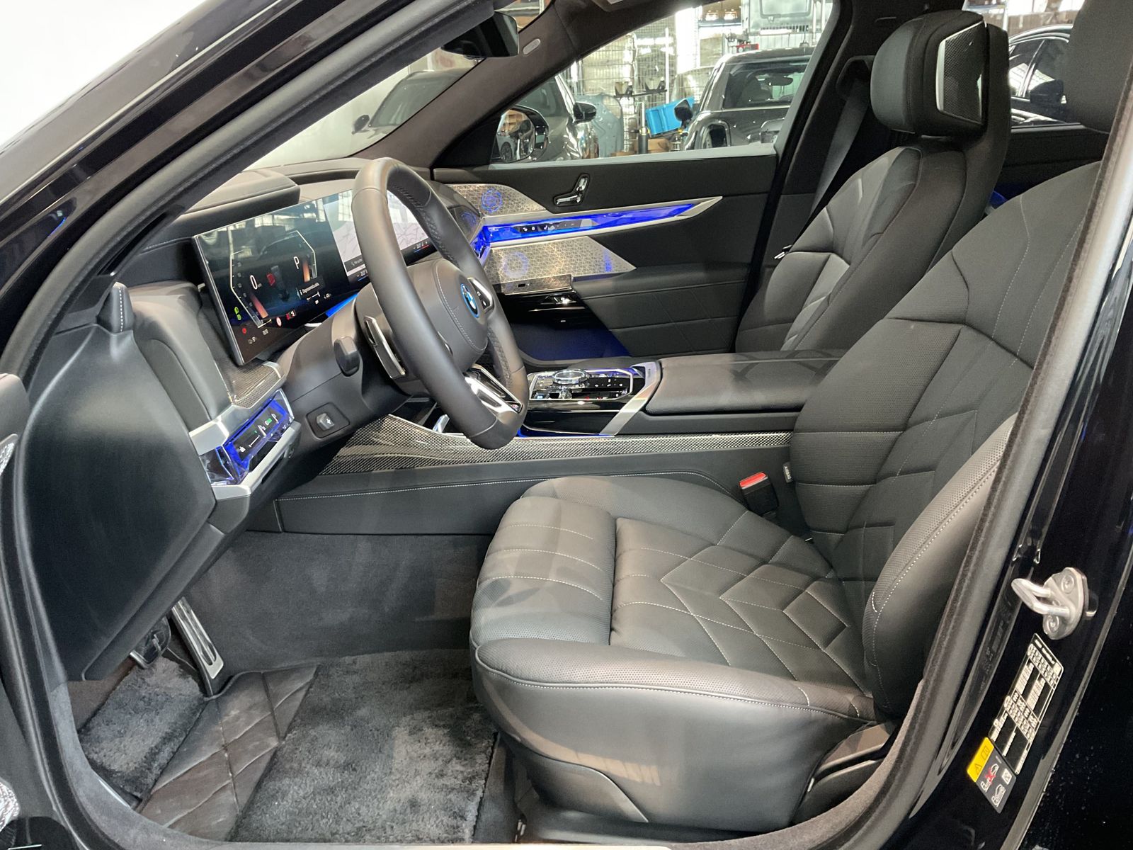 Fahrzeugabbildung BMW i7 xDrive60 Limousine M Sportpaket B&W Surround