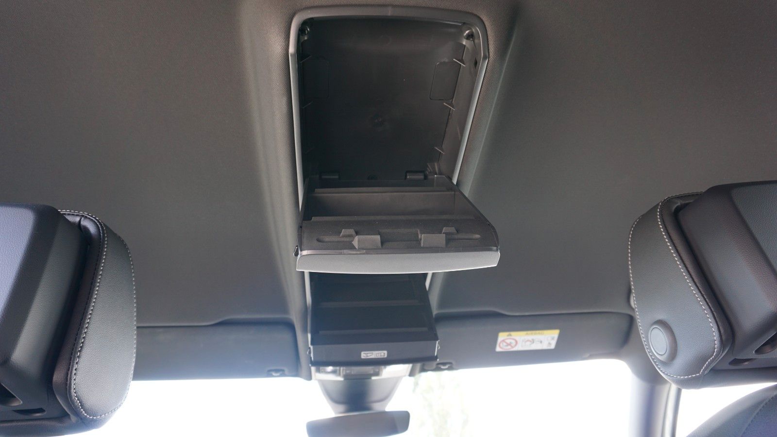 Fahrzeugabbildung Volkswagen Tiguan Allspace R-Line 4M LED,Navi,PDC,AHK
