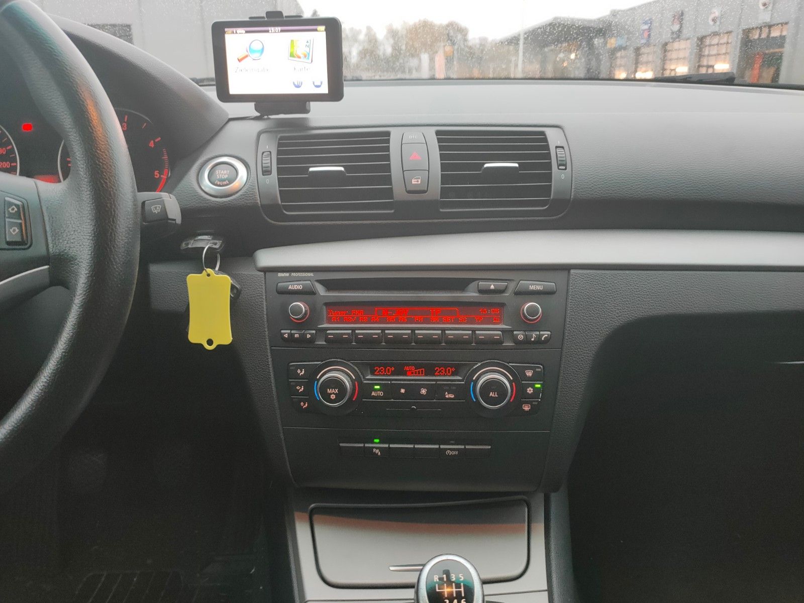 Fahrzeugabbildung BMW 118d 2.0 105kW XENON