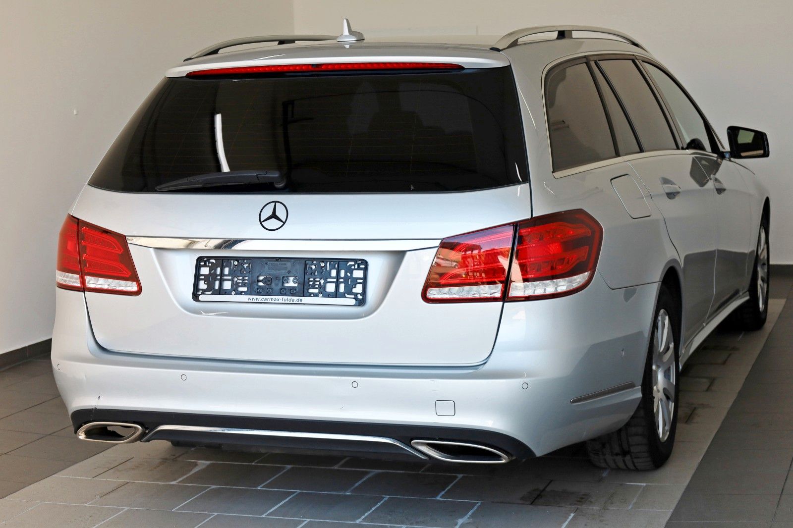 Fahrzeugabbildung Mercedes-Benz E 200d T BT Avantgarde T.Leder,Navi,LED,SH,PDC