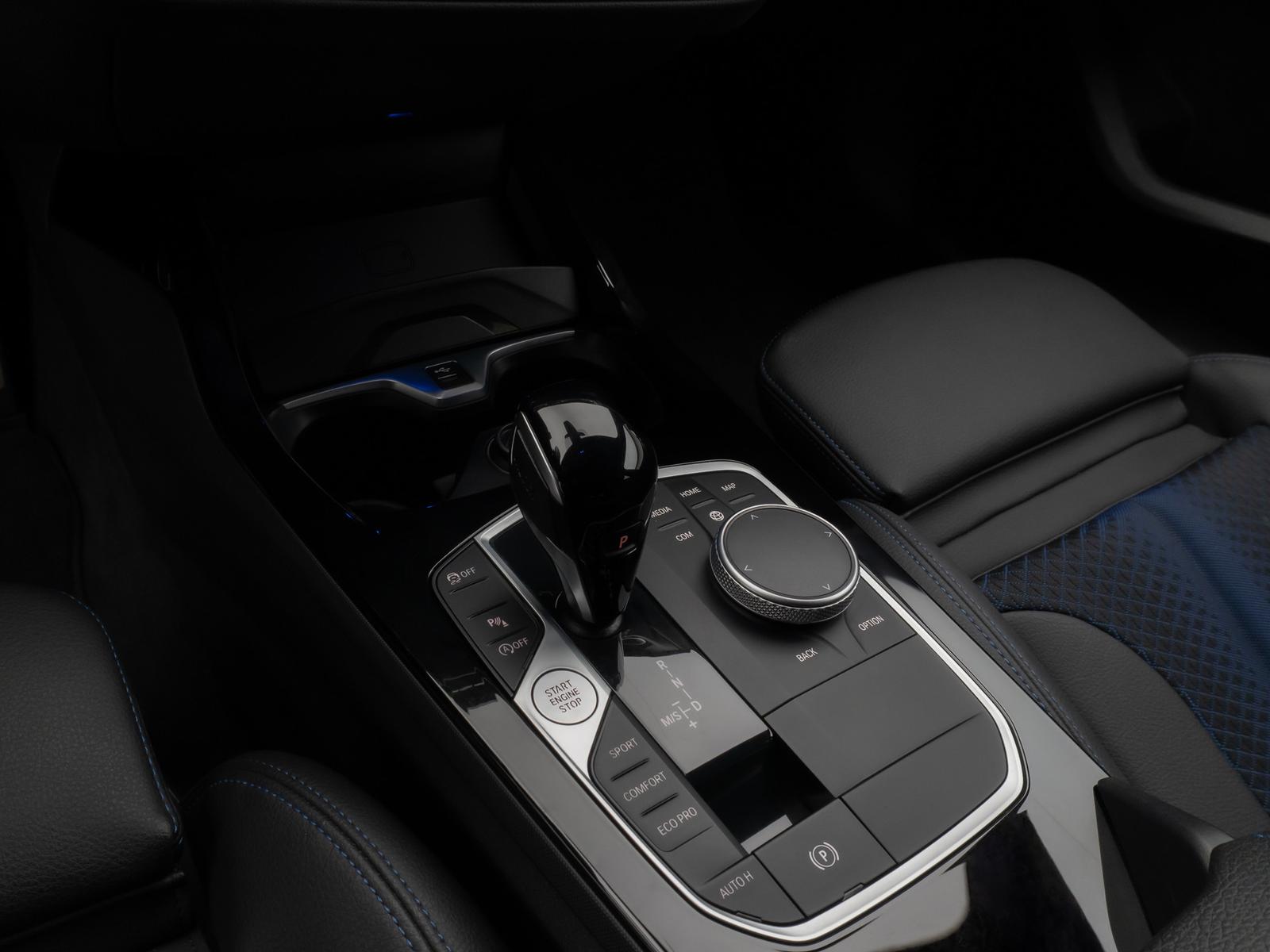 BMW M135i xD HUD DAB H/K Komfort 19" Lenkradheizung