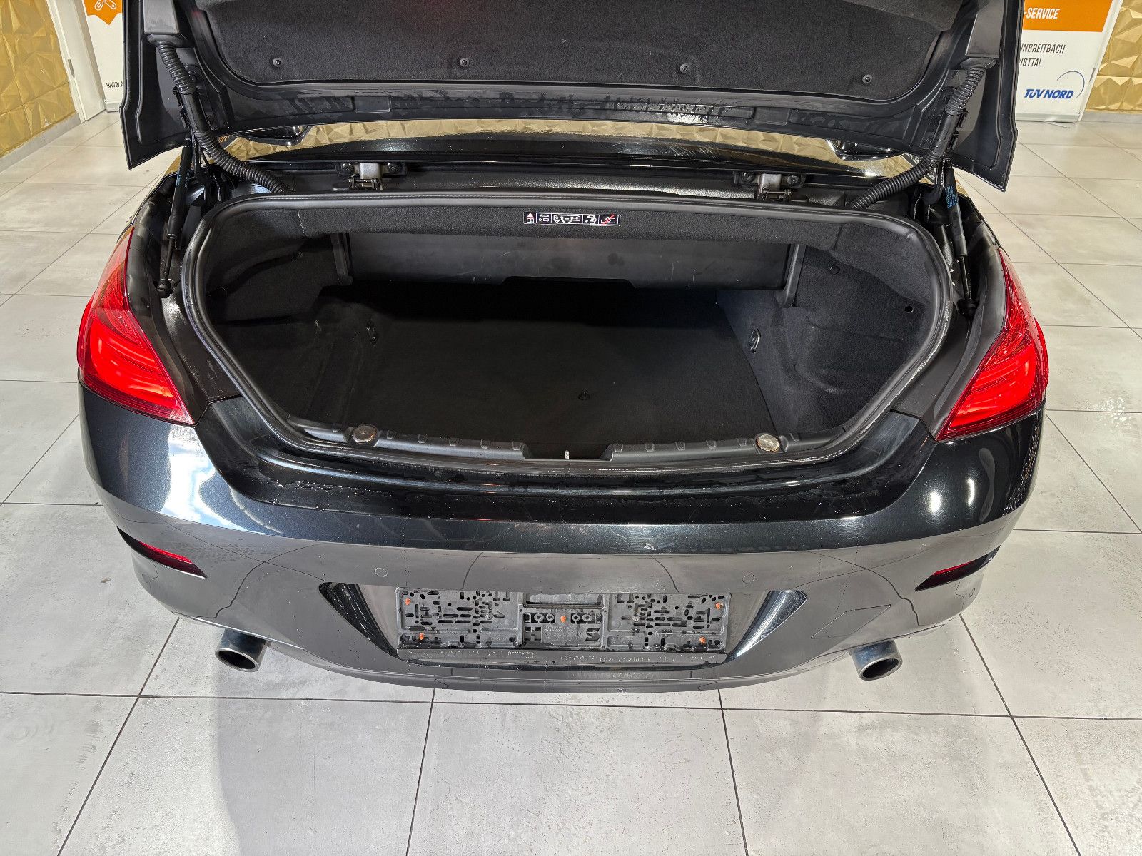 Fahrzeugabbildung BMW 640 Cabrio d xDrive/KAMERA/NAVI/MEMORY/BI-XENON