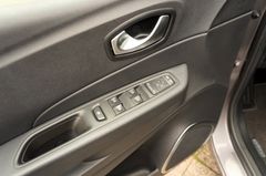Fahrzeugabbildung Renault Captur Limited Autm. Navi Tempomat Klima PDC