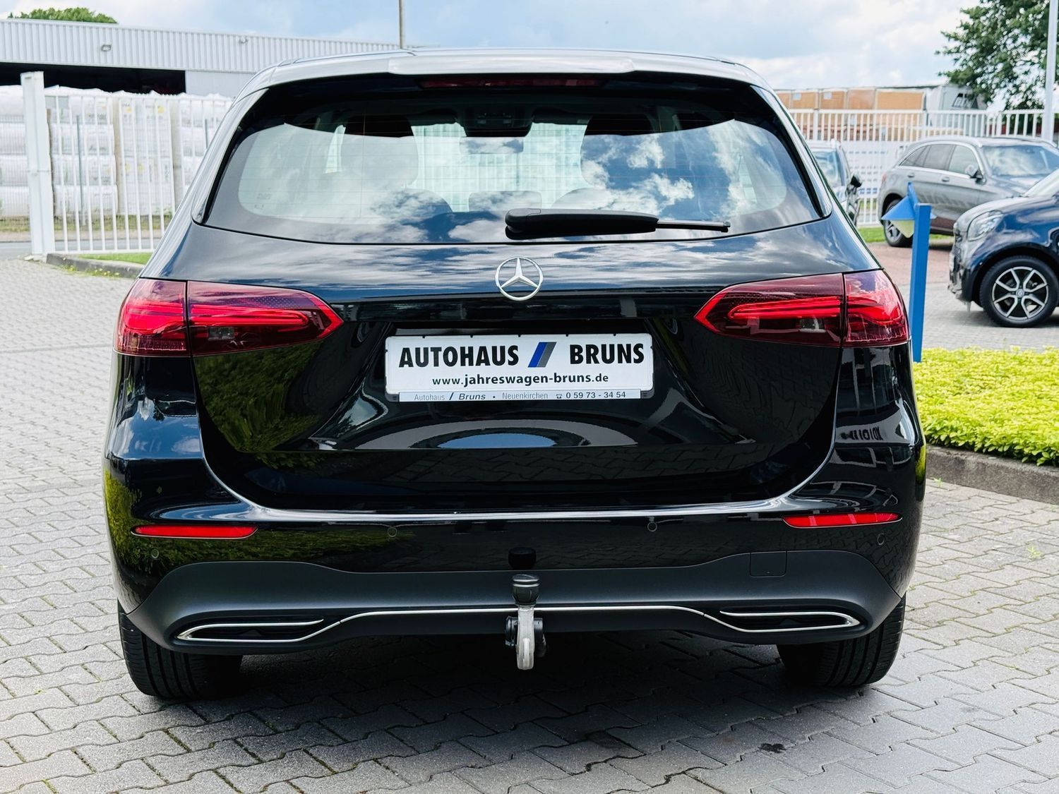 Fahrzeugabbildung Mercedes-Benz B 180 PROGR. PLUS, Autom, LED, AHK, PTS, RFK, Ke