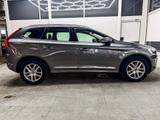 Volvo XC60 SUMMUM D4 AUT NAVI XENON DSTC D4 DPF 2WD... - graue Volvo XC60