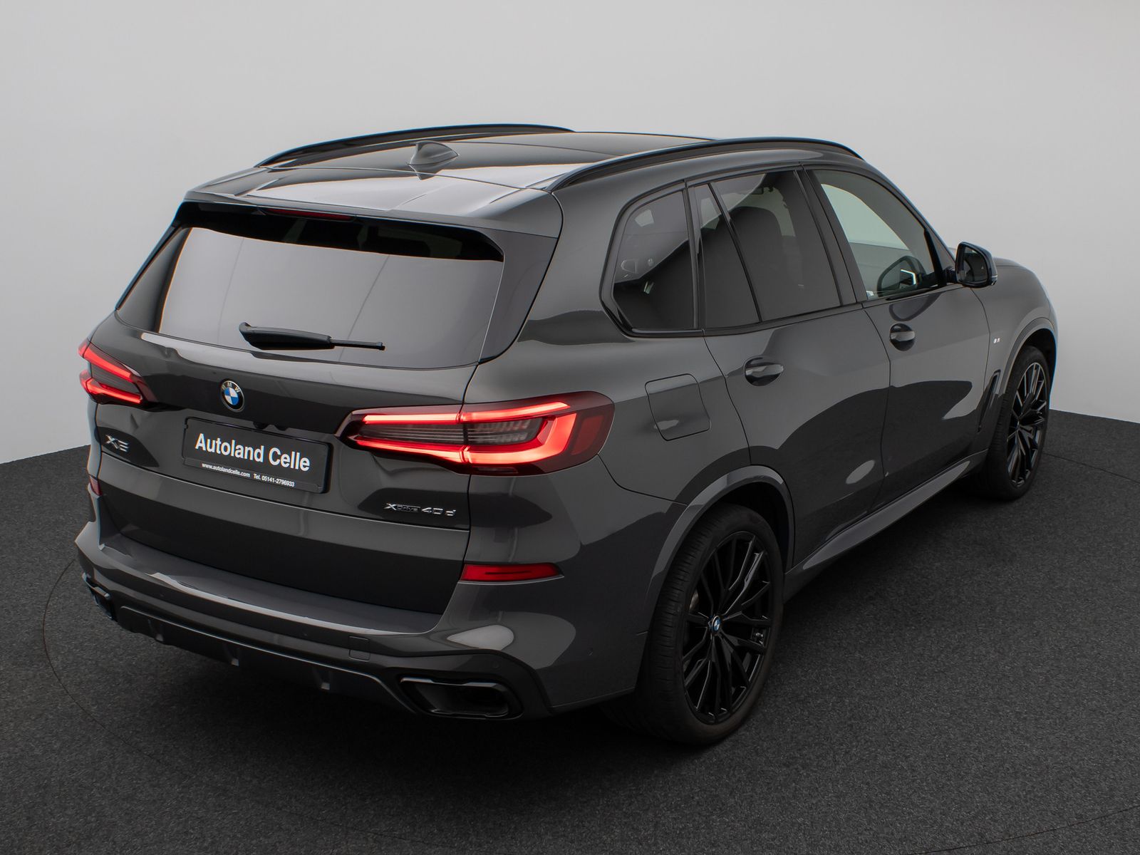 Fahrzeugabbildung BMW X5 xD40d M Sport B&W SoftClose Panorama HUD Voll