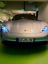2020 Porsche TAYCAN 照片 2