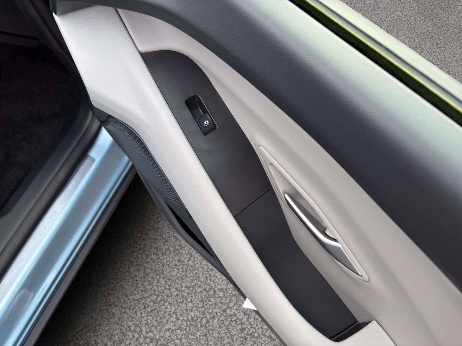 Fahrzeugabbildung Ford Explorer Premium RWD #Fahrerassistenz-Paket