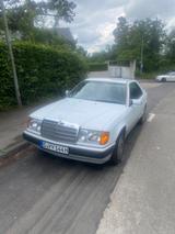 Mercedes-Benz 230 - Mercedes-Benz 230 in Stuttgart