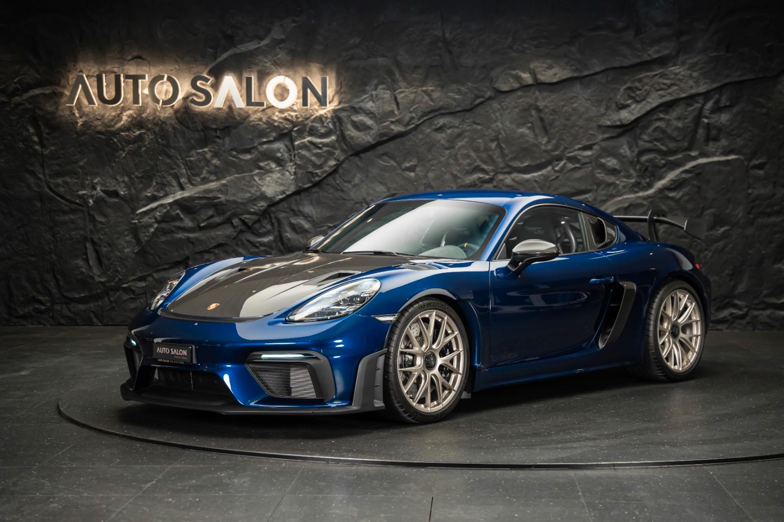 Porsche Cayman GT4 RS Weissach