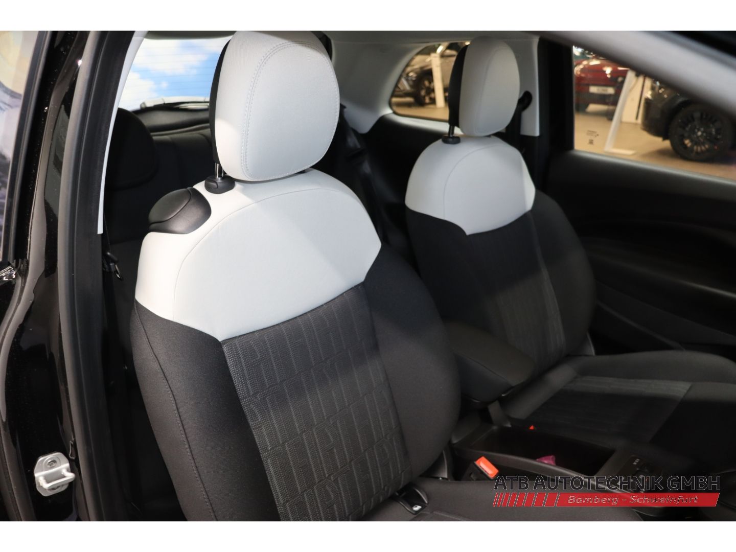 Fahrzeugabbildung Fiat 500 1.0l Hybrid ICON Apple CarPlay Klimaautom DA