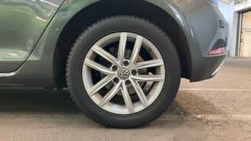 Volkswagen Golf - 2