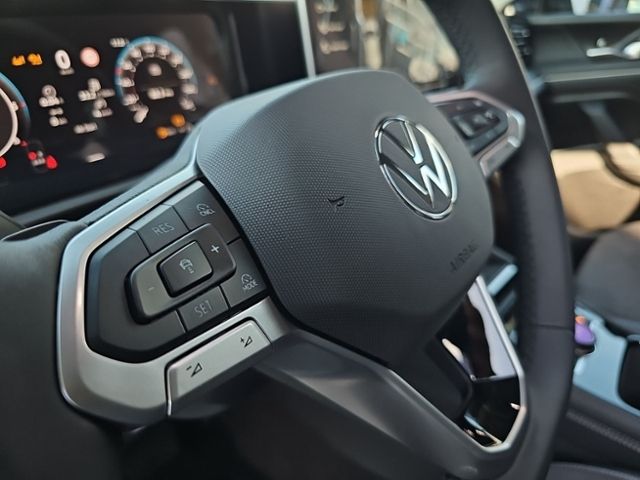 Fahrzeugabbildung Volkswagen Tiguan 2.0 TDI DSG Elegance STDHZ NAVI AHK KESSY