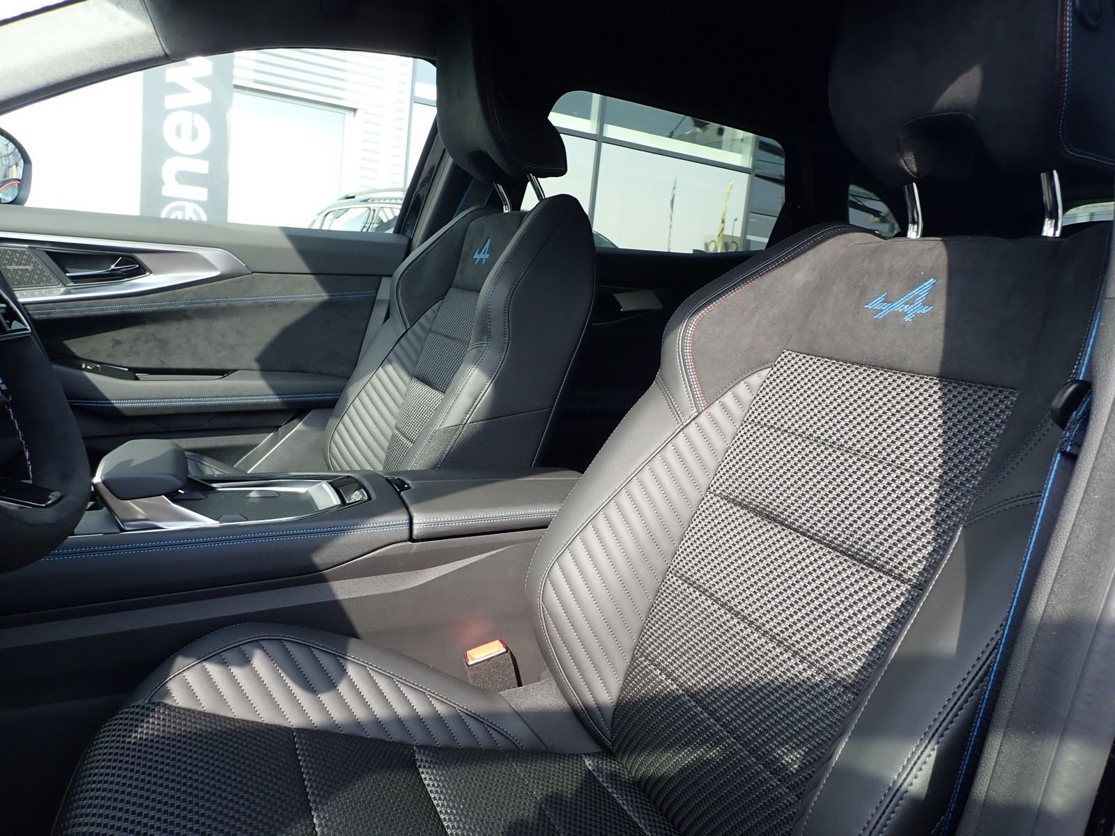 Fahrzeugabbildung Renault Austral Esprit Alpine Full Hybrid E-Tech 200