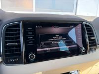 Skoda Karoq 1.5 TSI DSG Style 1.HD NAVI LEDER PANO AHK bei Autohaus Landmann & Maier OHG