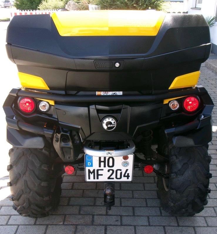 Can-Am Outlander 2015 — interior