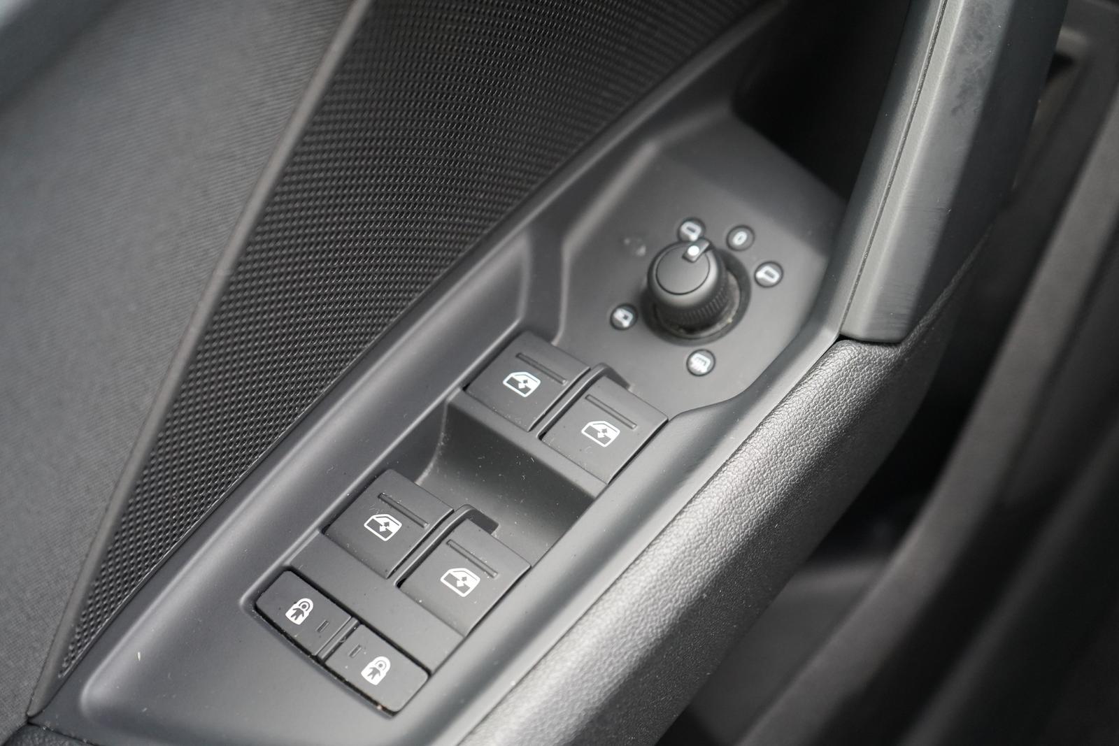 Audi A3 30 TFSI advanced LED Navi ACC DAB Klimaaut., миниатюра 29