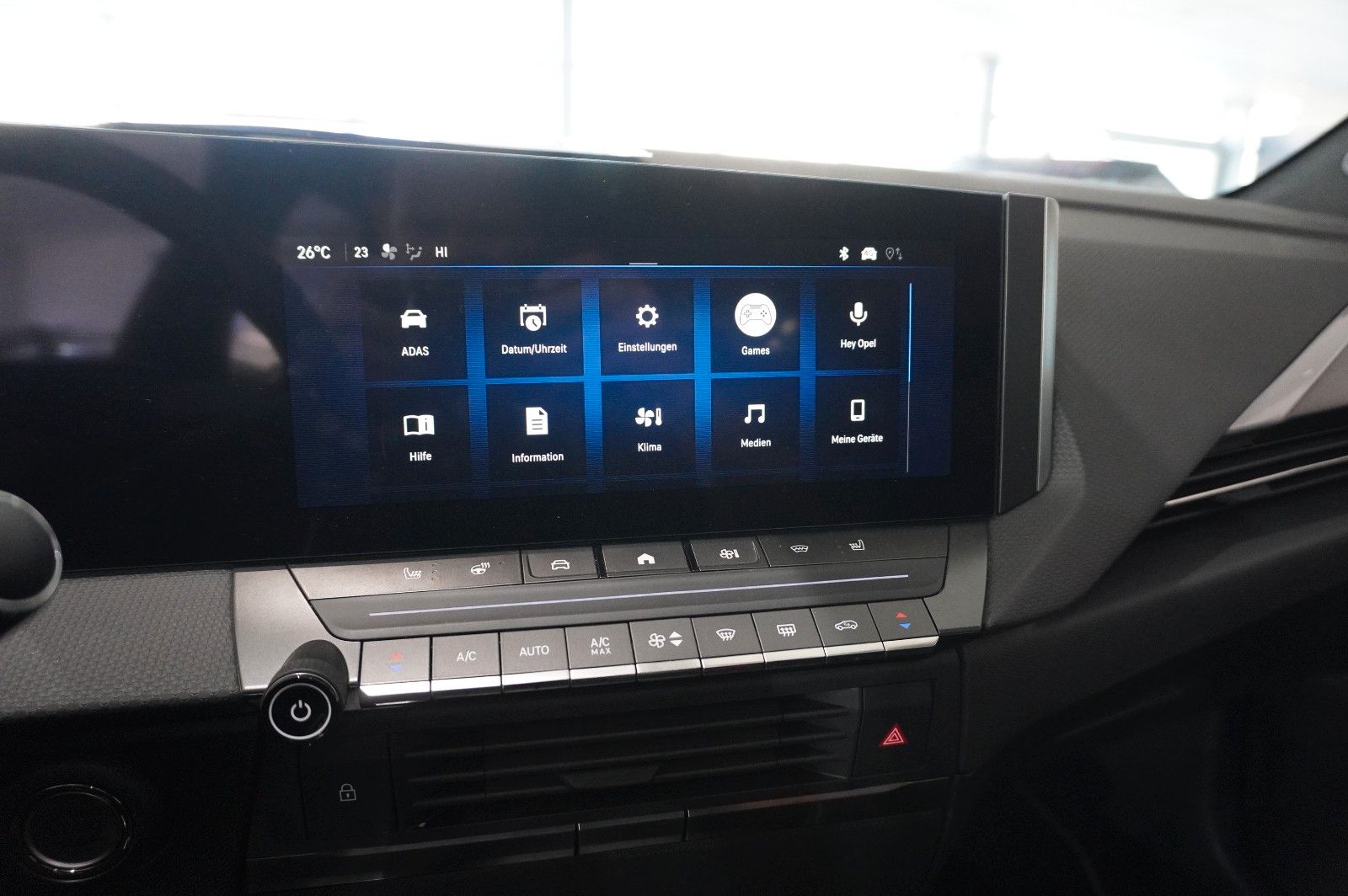 Fahrzeugabbildung Opel Astra L ST 1.2T GS SPORT NAVI/LED/360°/PANO/HUD