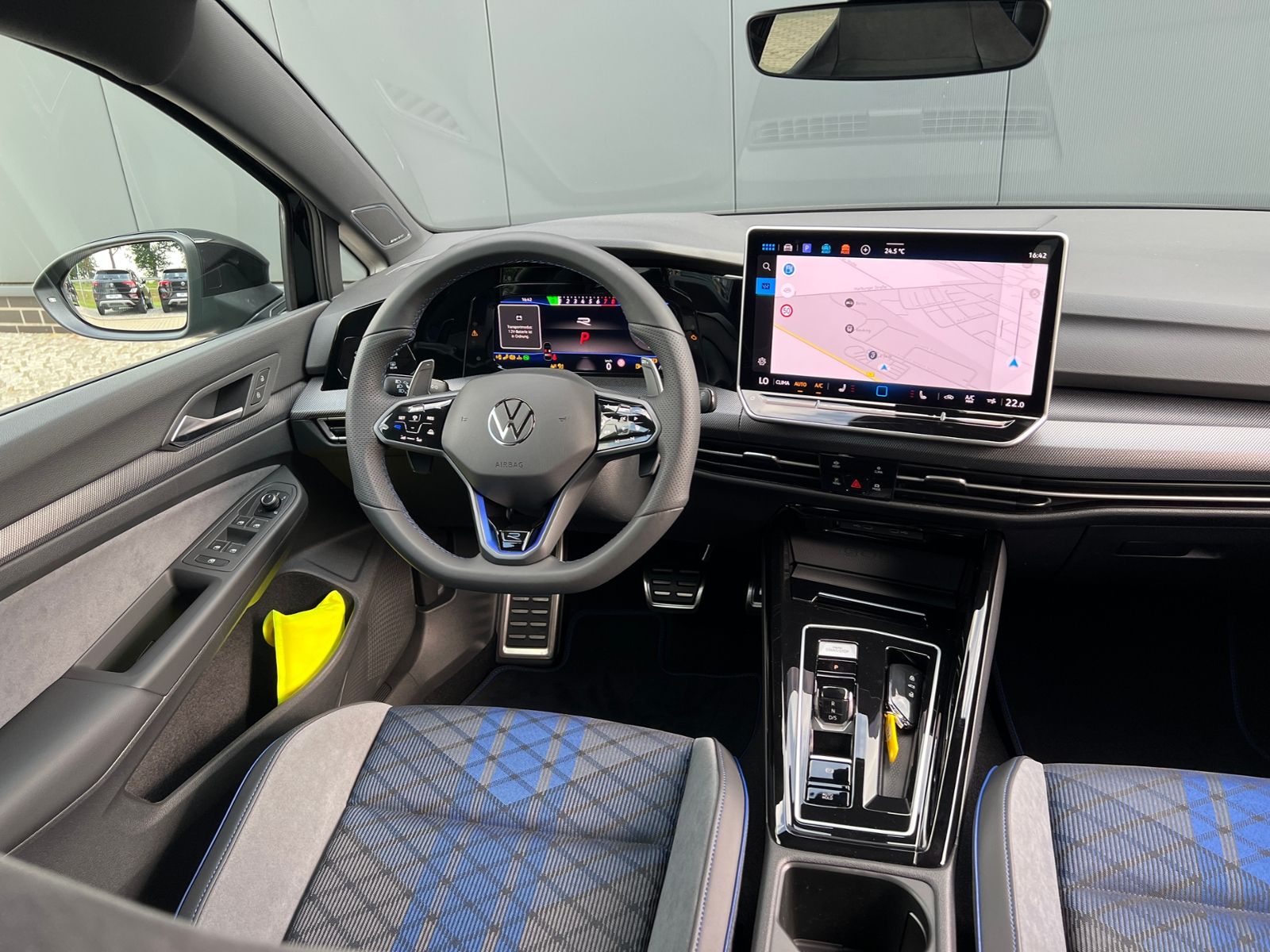 Fahrzeugabbildung Volkswagen Golf R 2.0 TSI DSG 4MOTION *Black-Style, Harman*