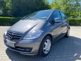 Mercedes-Benz A 160 BlueEFFICIENCY - - Mercedes-Benz A 160 in Duisburg