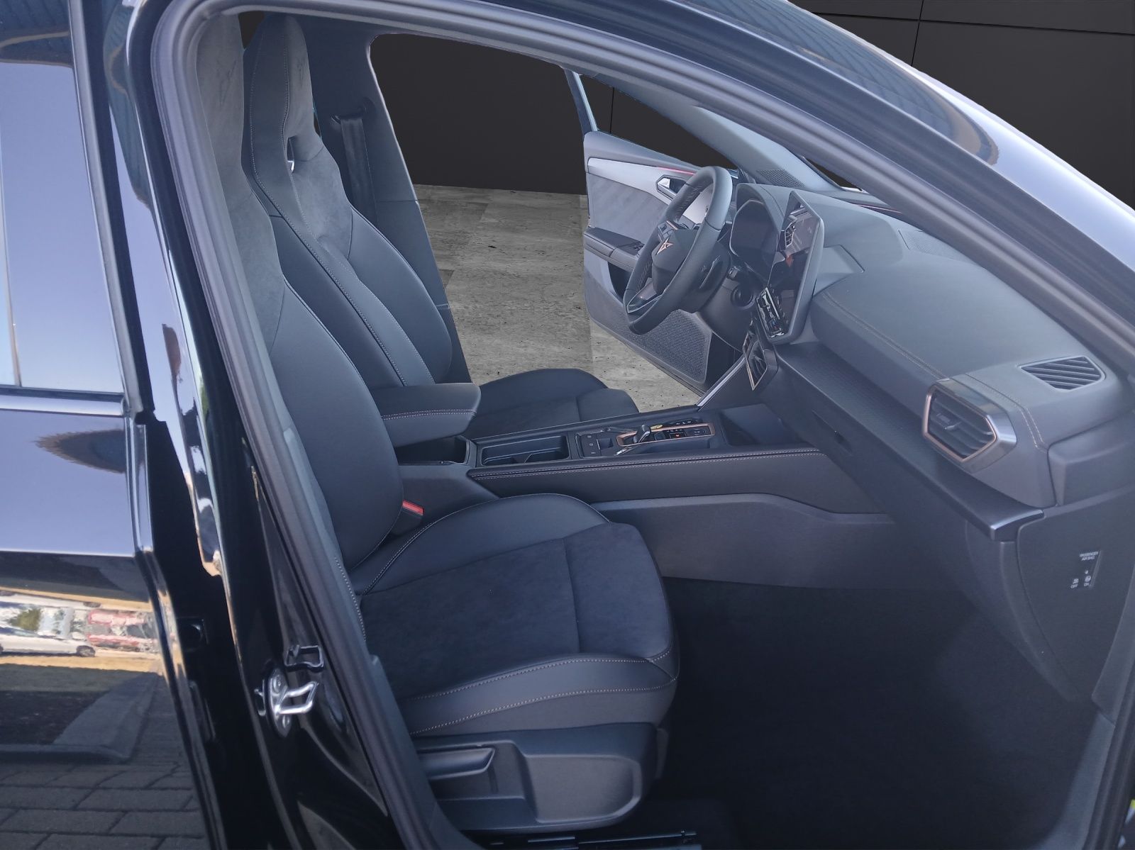Fahrzeugabbildung CUPRA Leon ST TSI VZ DSG 4Drive LED AHK ACC RFK SH 19"