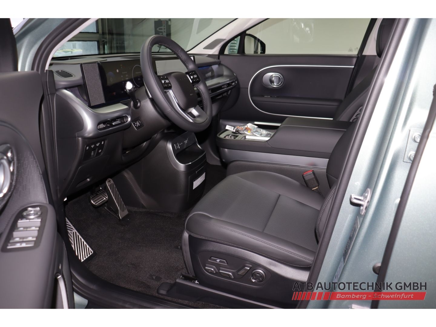 Fahrzeugabbildung Hyundai IONIQ 9 7-Sitzer MY26 110 kWh 307 PS 4WD UNIQ