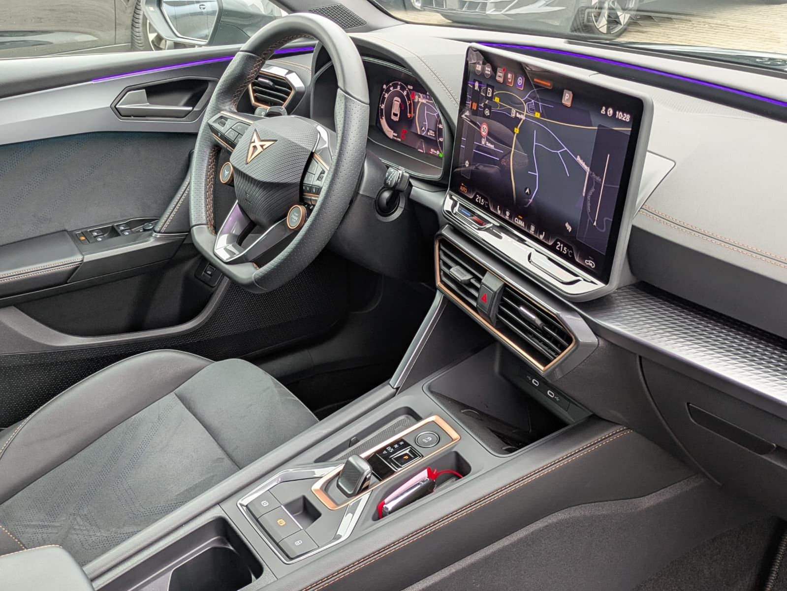 Fahrzeugabbildung CUPRA Leon 1.5 eTSI EDGE MATRIX*ACC*KAM*18"5JGARANTIE