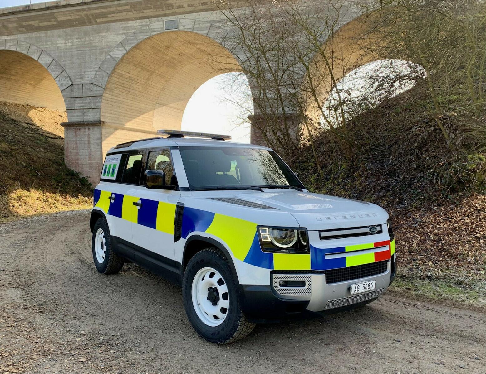 Land Rover Defender 3.0 110 SD 6 Polizei Feuerwehr Notarzt