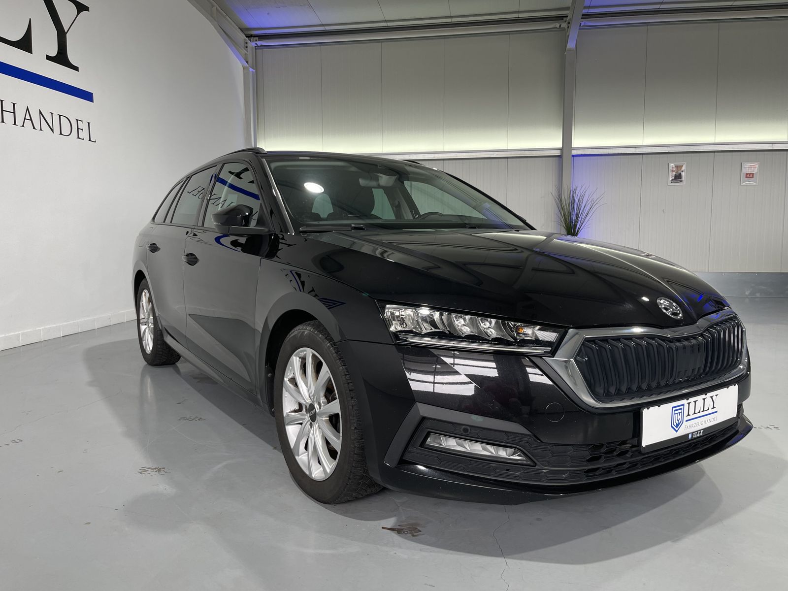 Fahrzeugabbildung SKODA Octavia Ambition 2.0 TDI*AHK*LED*ACC*