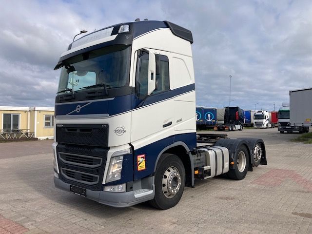 Volvo FH460 6X2+ADR