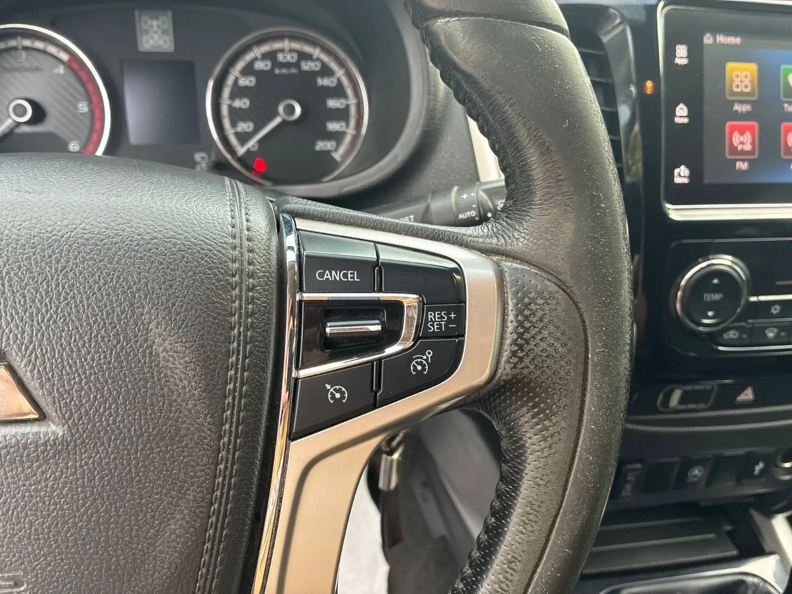 Mitsubishi L200 Plus Doppelkabine 4WD*Kamera*Temp*Hardtop*