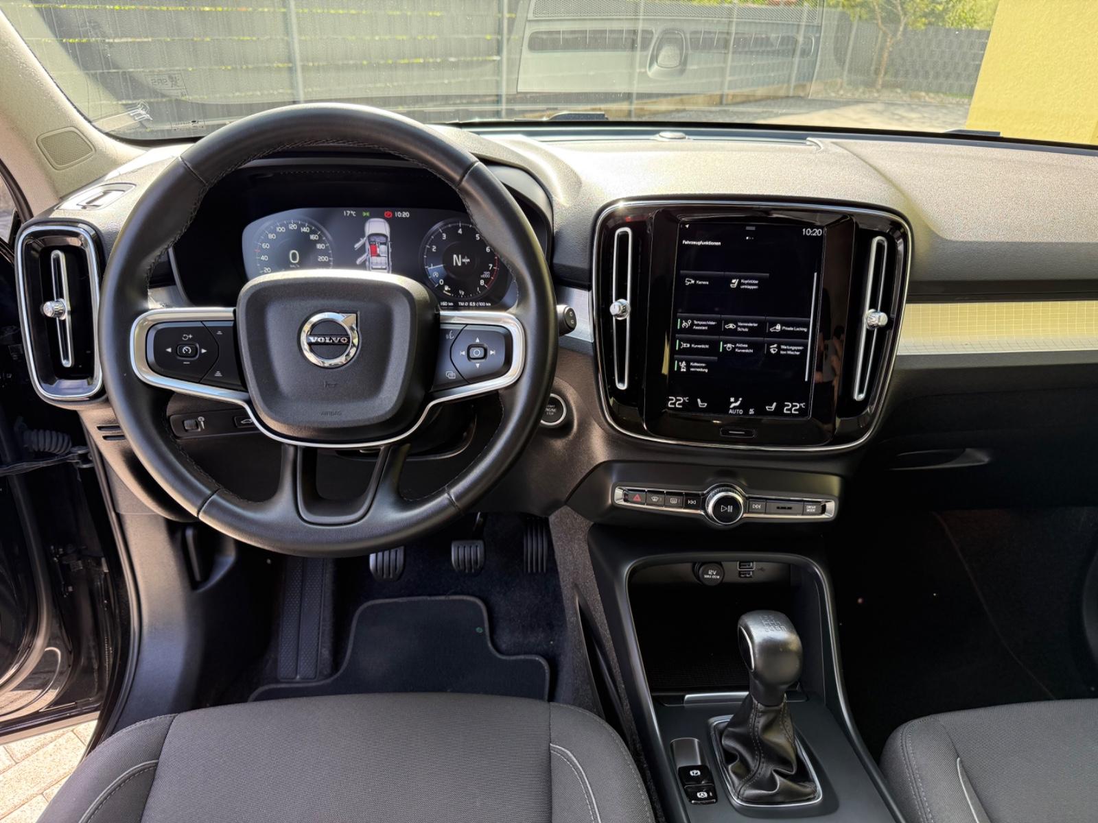 Volvo XC 40 Momentum Pro 2WD-LED-AHK-Kamera