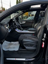 Audi Q8 - 11
