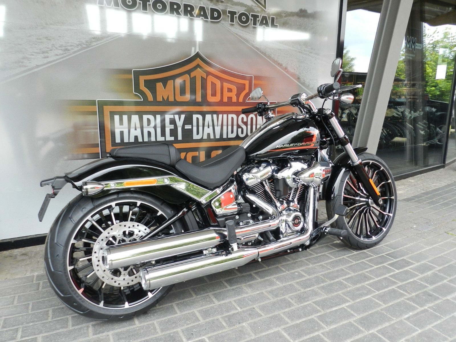 Fahrzeugabbildung Harley-Davidson Softail Breakout 117 MJ 2024 Sofort Verfügbar