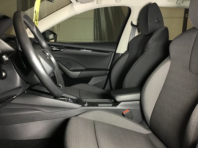 Fahrzeugabbildung Skoda Octavia Ambition 1.5 TSI Combi DSG/Navi/Tempo