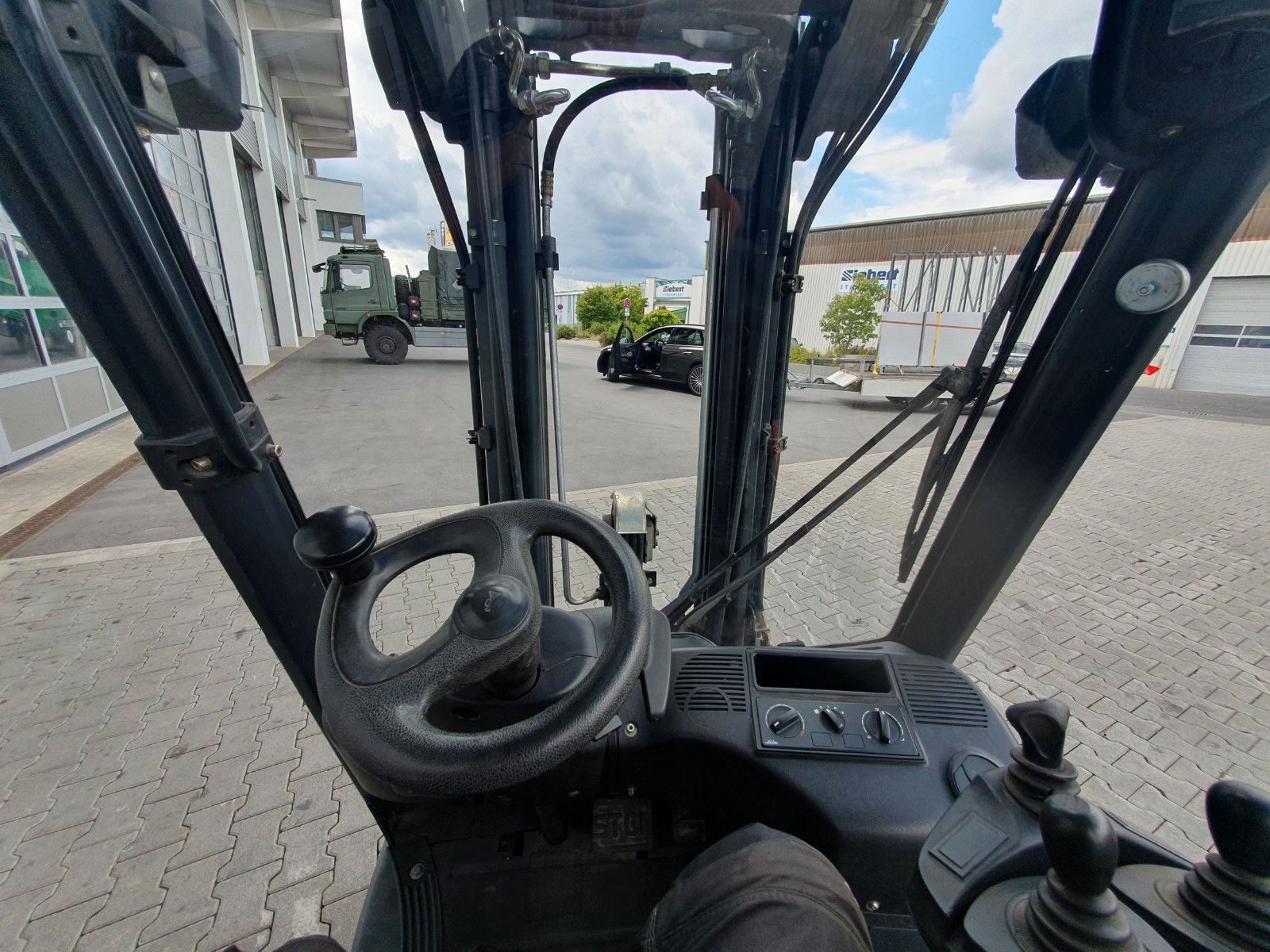 Fahrzeugabbildung Linde H16 T-01 / 4,6m /  nur: 3.260h / Gas / SS