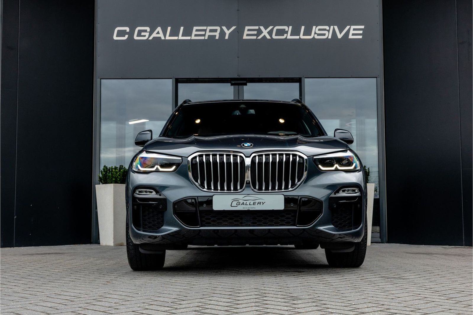 BMW X5 xDrive30d High Executive - M Sport | Swarovsk imagem 2