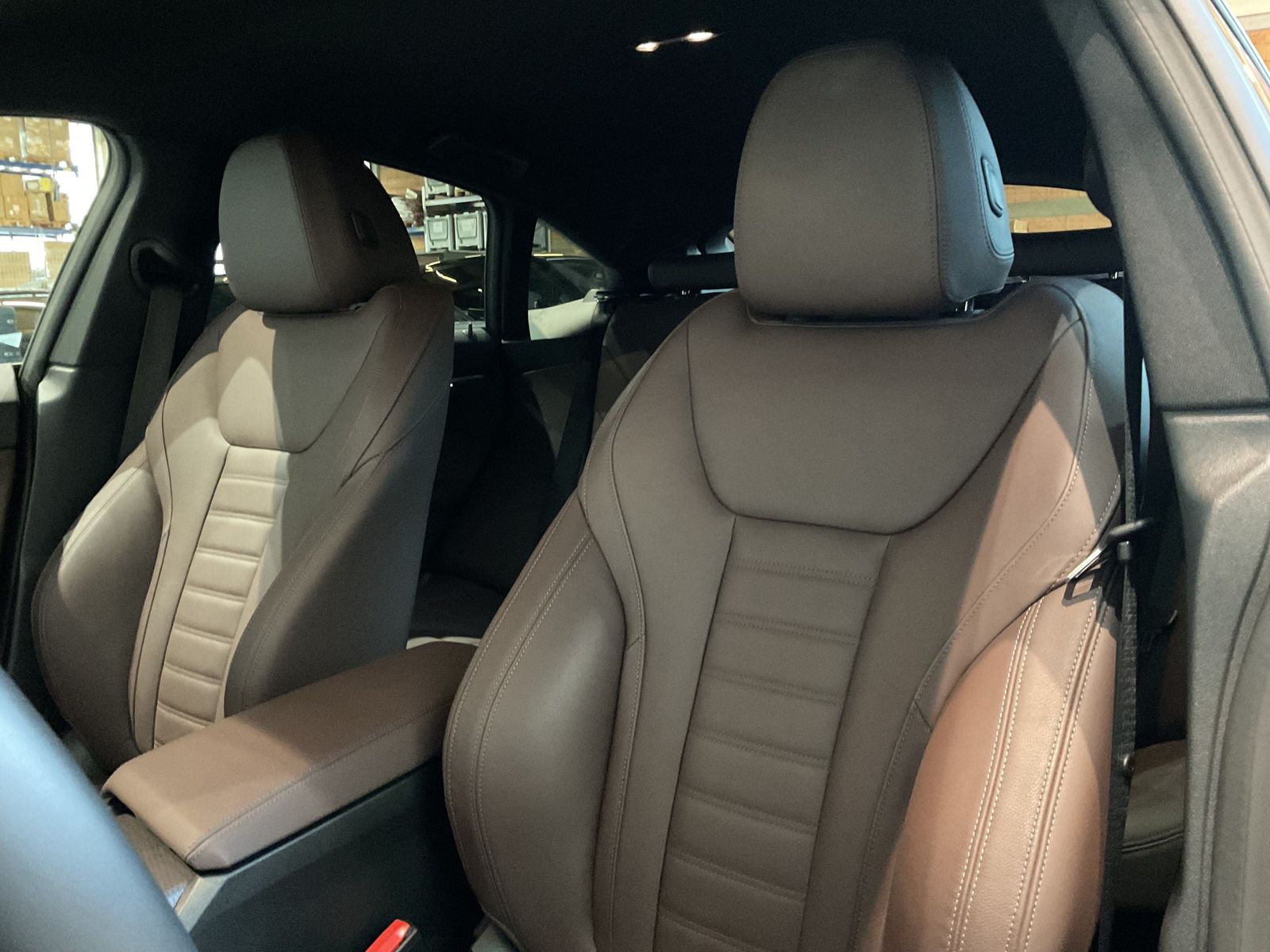 Fahrzeugeinzelansicht 12 Fahrzeugabbildung BMW i4 xDrive40 Gran Coupé, Parking Assistant Plus