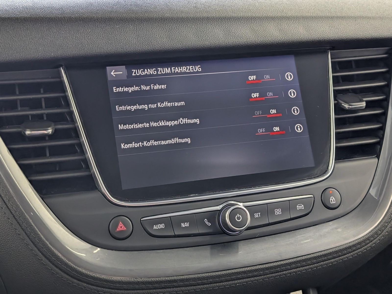 OPEL Grandland X  1.2 Turbo Ultimate Navi SHZ LED – Bild 36