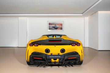 2022 Ferrari SF90 照片 9