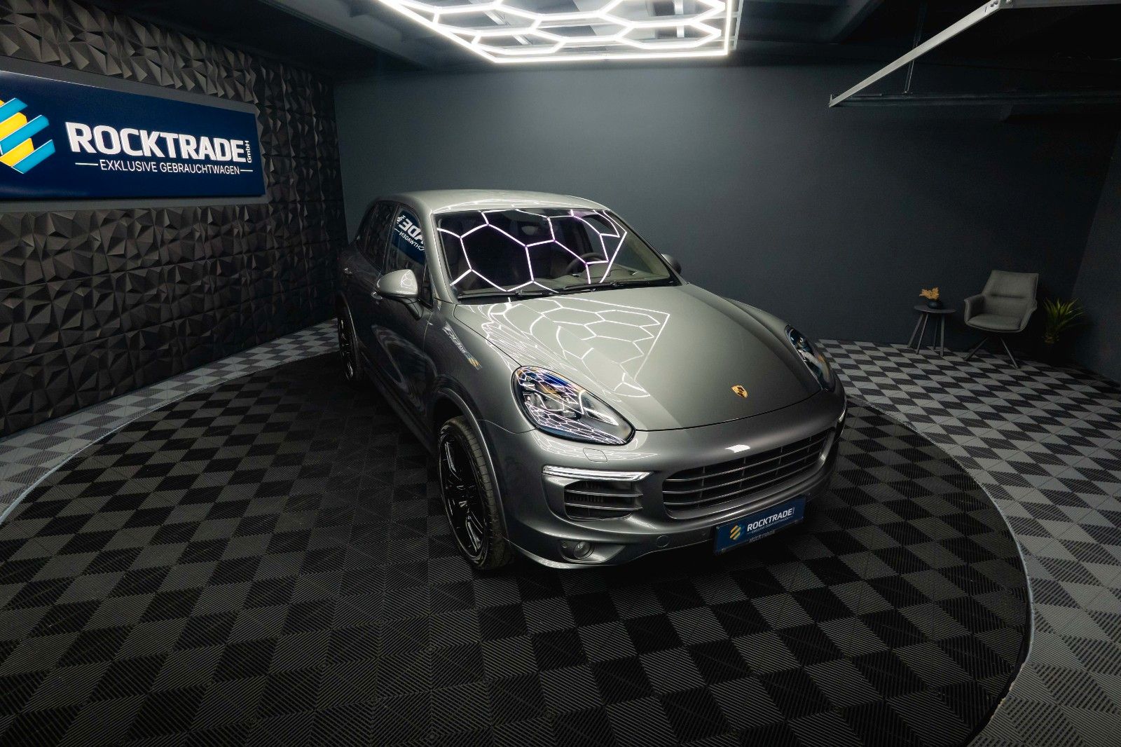 Fahrzeugabbildung Porsche Cayenne S Sport-Design Paket Carbon KERAMIK *LED