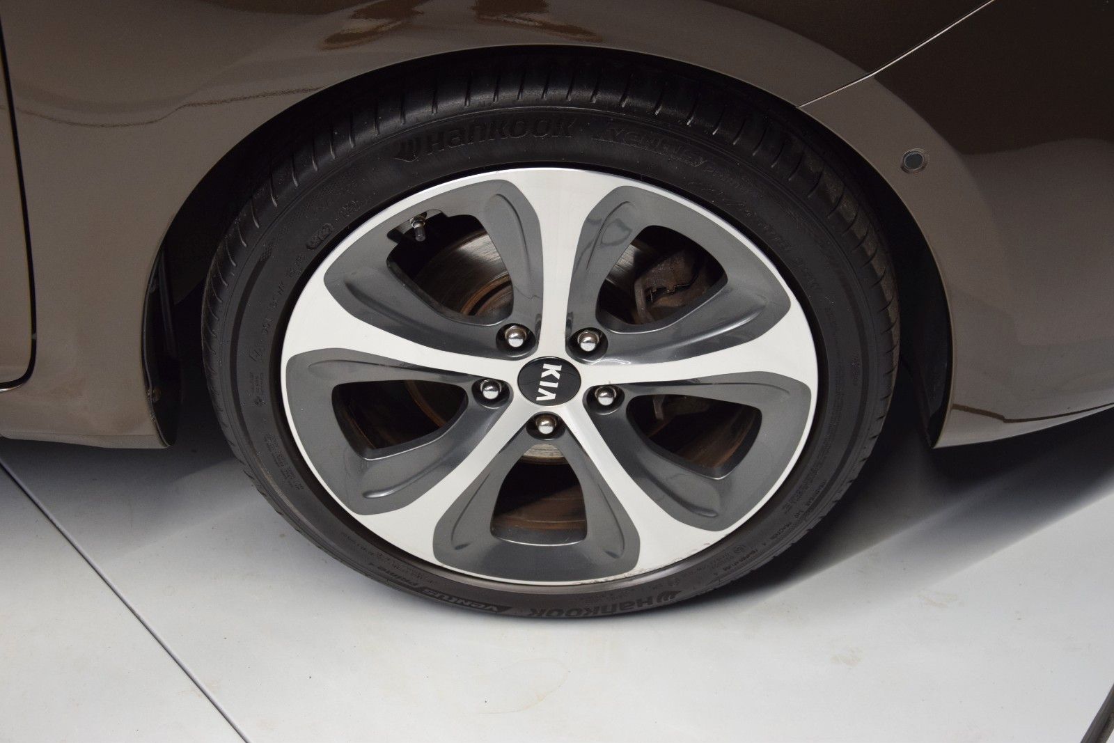 Fahrzeugabbildung Kia Carens Spirit Bi-Xenon Tempomat Kamera Sitzheiz.